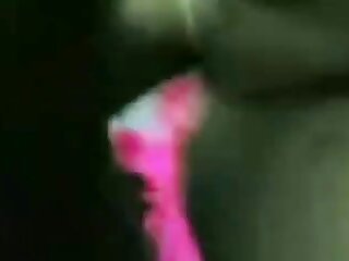 Vidéo POV chaude mettant en vedette la brune x arabe gratuit épicée John Ali soufflant une bite